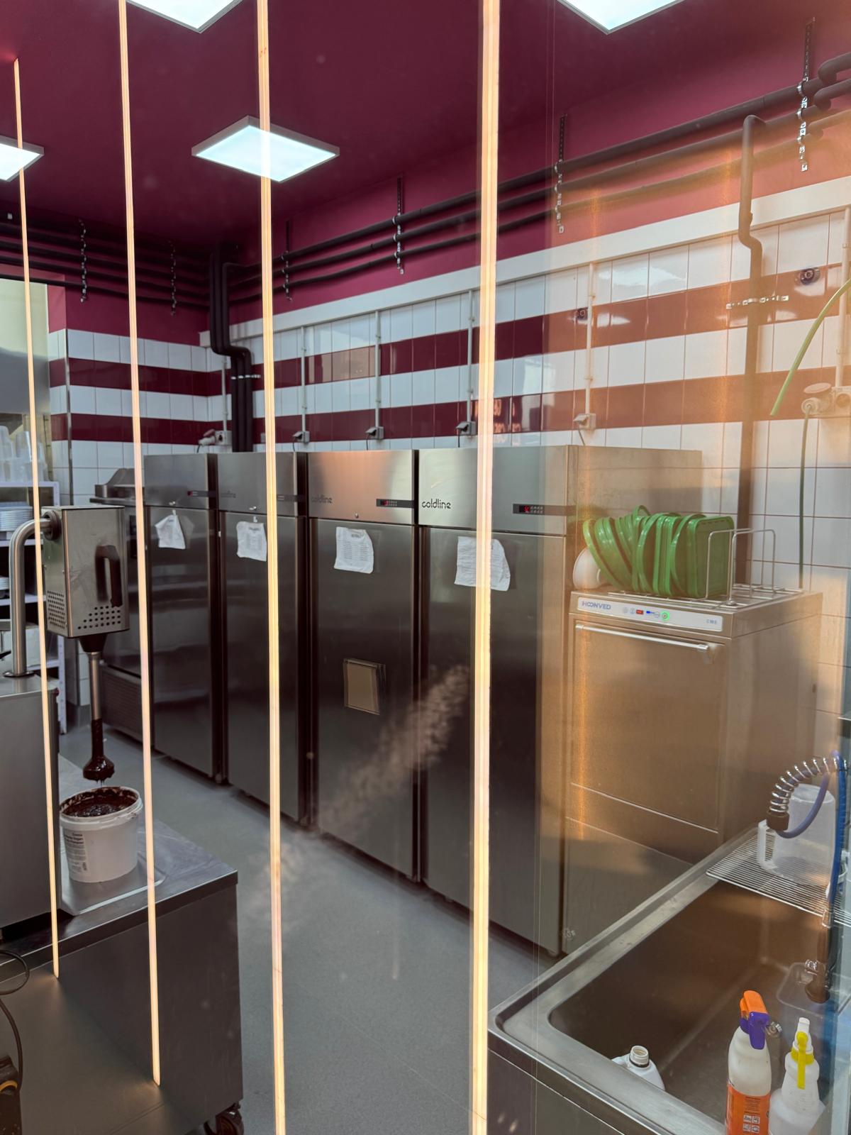 Commercial kitchen refrigeration and cooking equipment